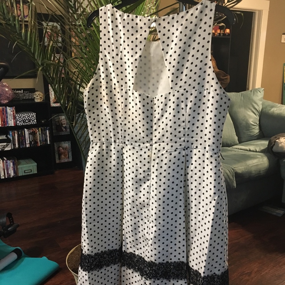 ❤️ Fit & Flare polka dot dress w/lace - Picture 5 of 7